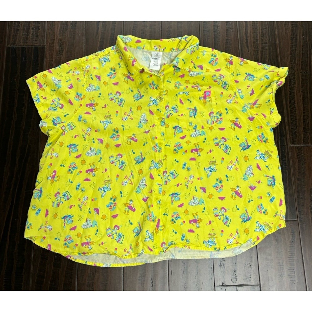 Disney Toy Story Womens Button Up Shirt 2X Yellow Allover Print Forky Buzz Woody